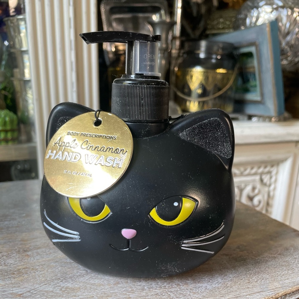 Body Prescriptions black cat, apple cinnamon liquid hand soap nwt